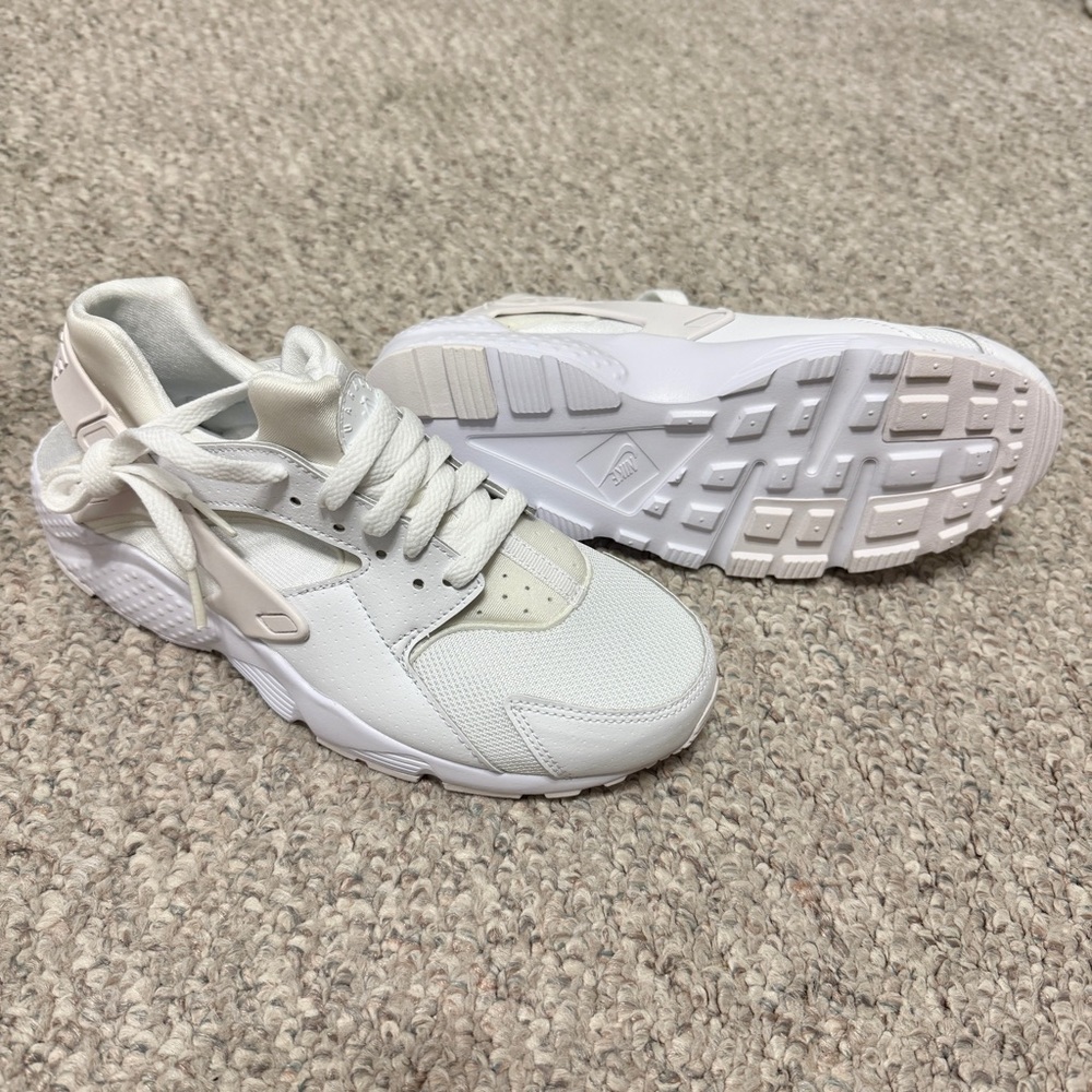 Nike Huarache Run (GS) Youth White Sneakers - Picture 2 of 5